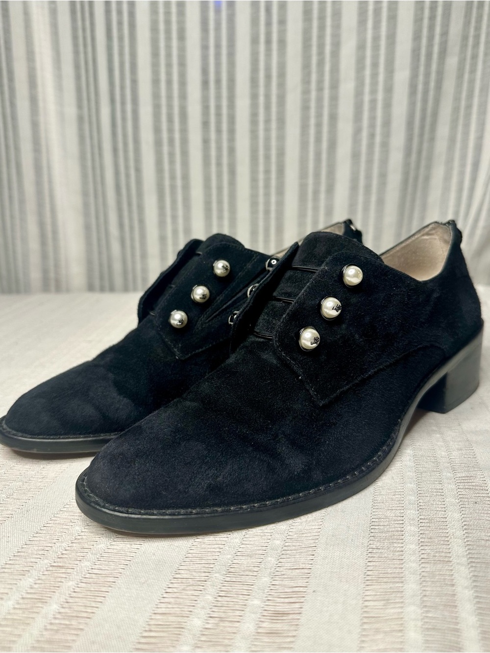 Louise et Cie Black Suede Pearl-Button Oxford Loafers